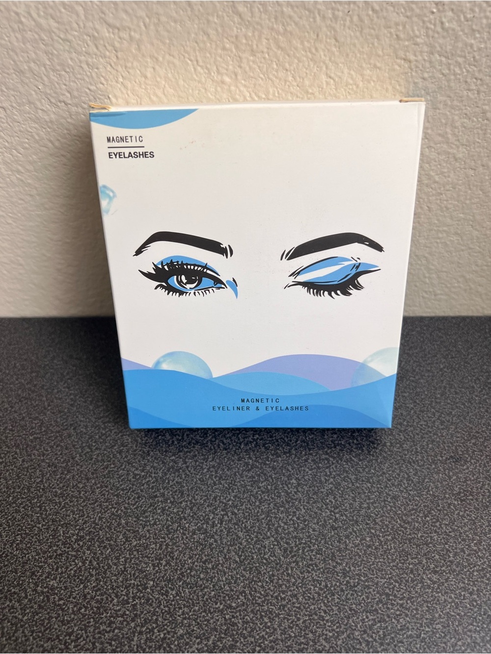 Magnetic Eyeliner & Eyelashes Set - White & Blue Box